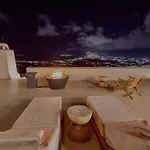 Luna Santorini Apartman Pírgosz