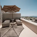 Luna Santorini *