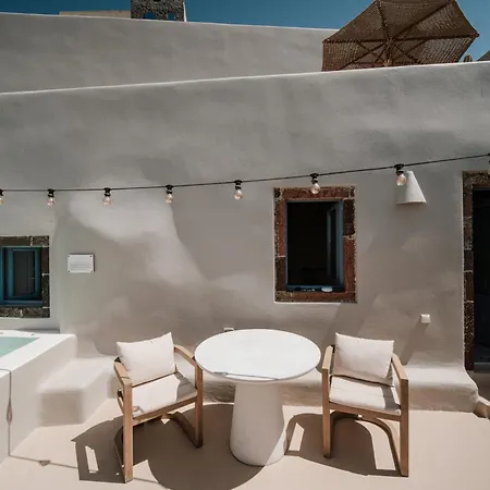 Luna Santorini Pyrgos Kallistis