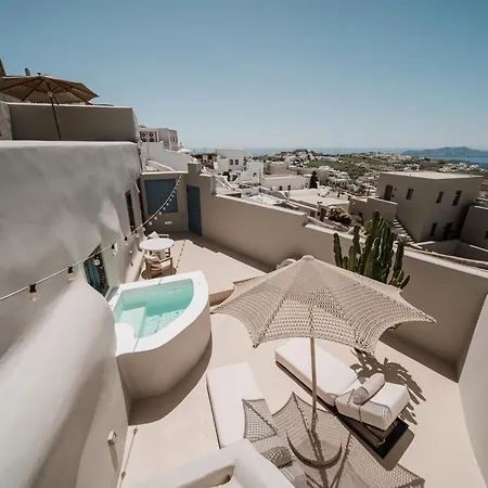 Luna Santorini * Pyrgos Kallistis