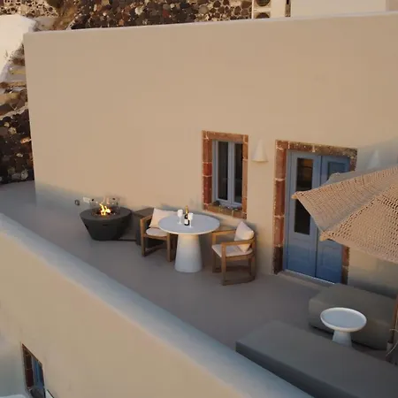 Luna Santorini Pyrgos Kallistis