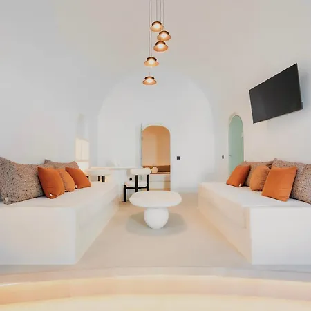 루나 산토리니 스위트 * 피르고스