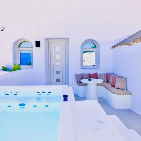 Luna Santorini Pýrgos