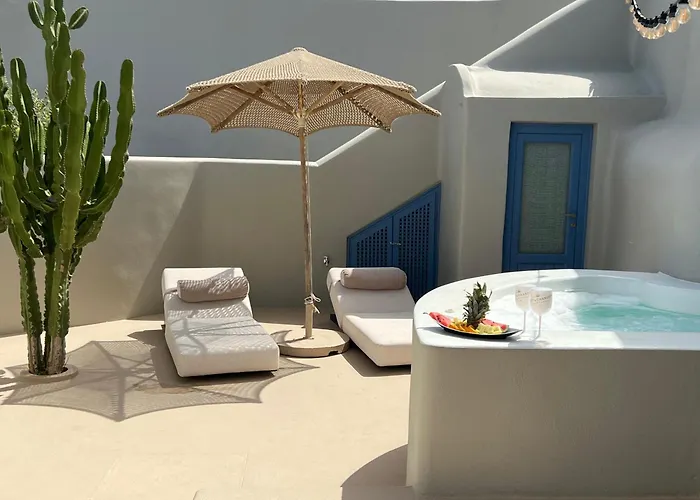 Luna Santorini Pýrgos