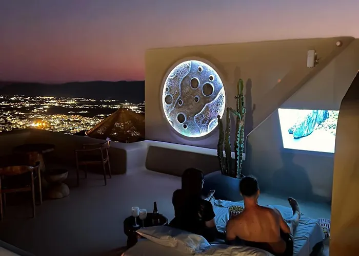 Luna Santorini Pýrgos