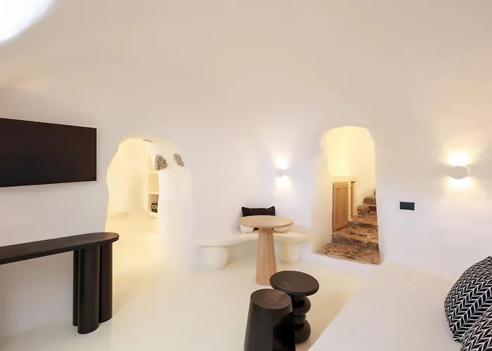 Luna Santorini Apartment Pýrgos