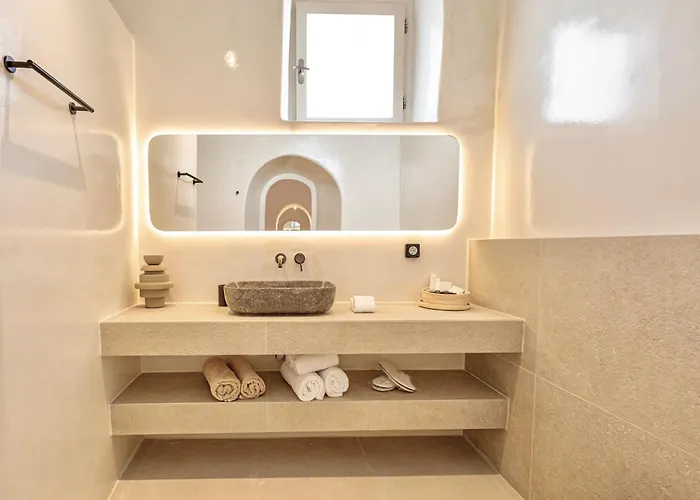 露娜圣托里尼套房旅馆 *