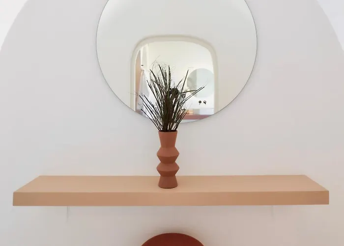 أجنحة لونا سانتوريني * Pýrgos