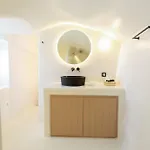 Luna Santorini * Pýrgos