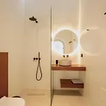 Luna Santorini *