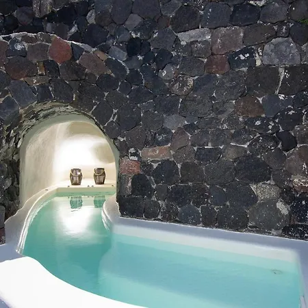 Luna Santorini Pýrgos