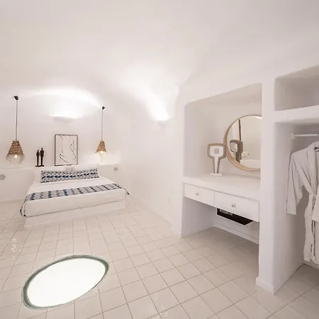 Luna Santorini Daire Pýrgos