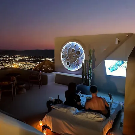 Luna Santorini Pýrgos