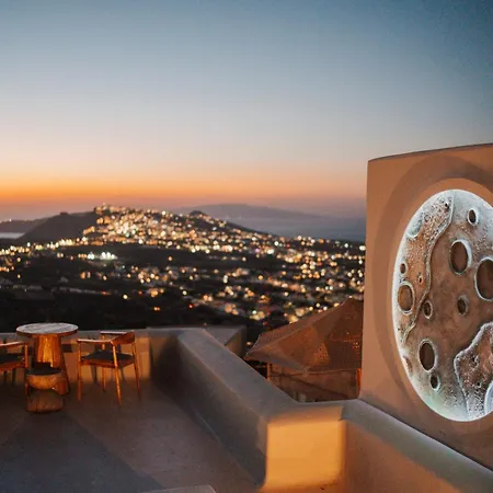 Luna Santorini *