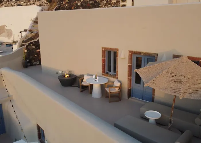 Luna Santorini Pýrgos