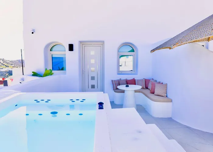 Luna Santorini Pyrgos Kallistis