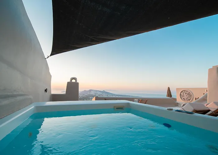 Luna Santorini * Pírgosz